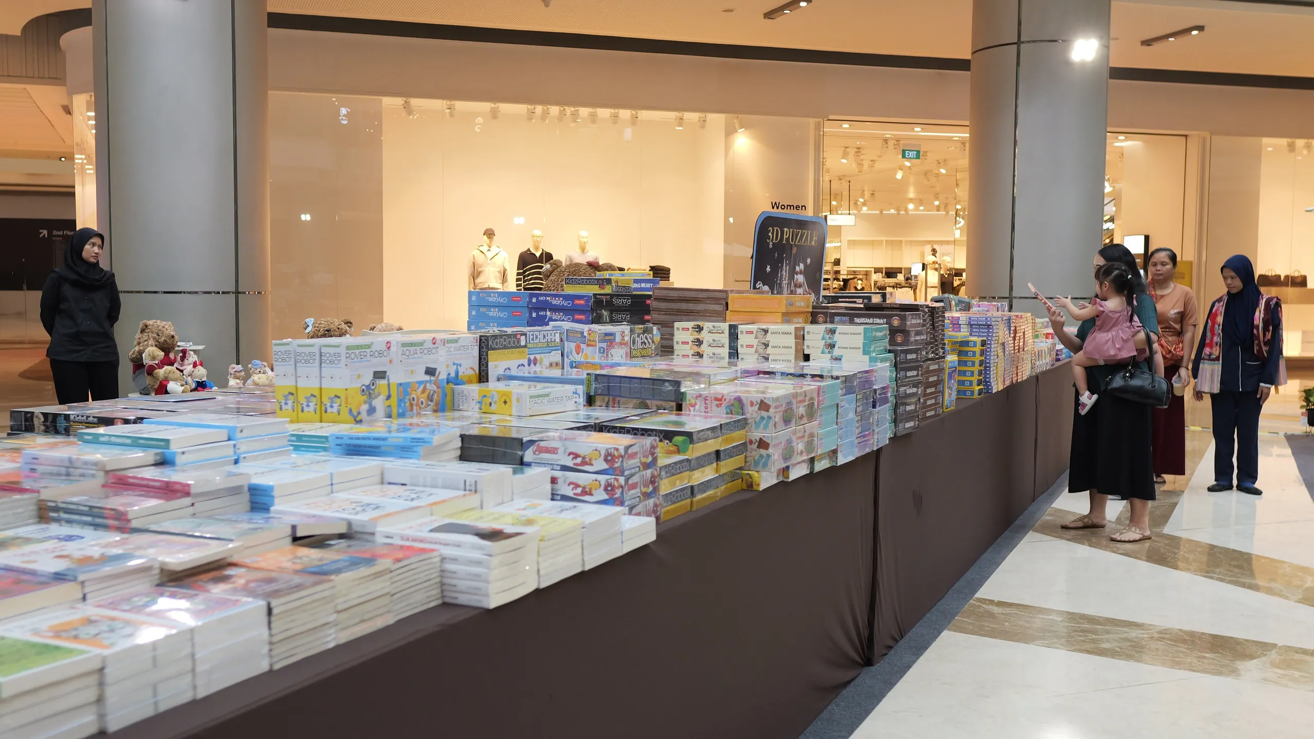 THE BOOK LAB VOL. 2 Hadir di PIK Avenue, Mengajak Pengunjung Menjelajahi Jendela Dunia