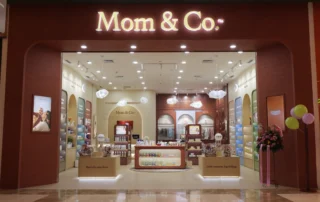 P1379898 Mom & Co • PIK Avenue
