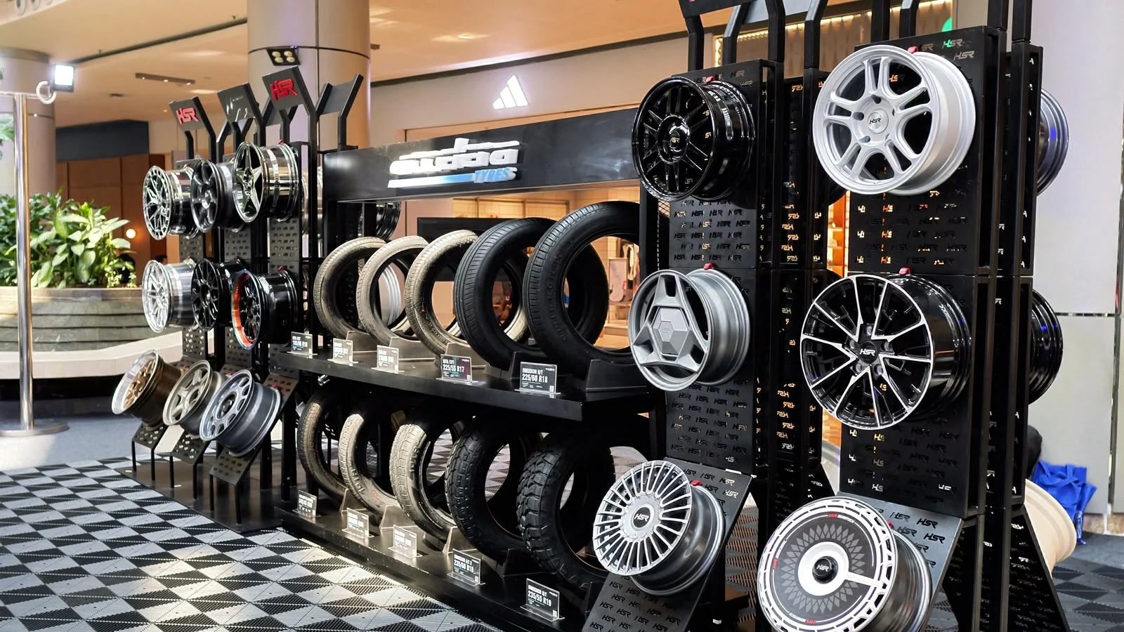 SPECTRA Brings Automotive Vibes for Week-long Excitement • PIK Avenue SPECTRA Brings Automotive Vibes for Week-long Excitement • PIK Avenue